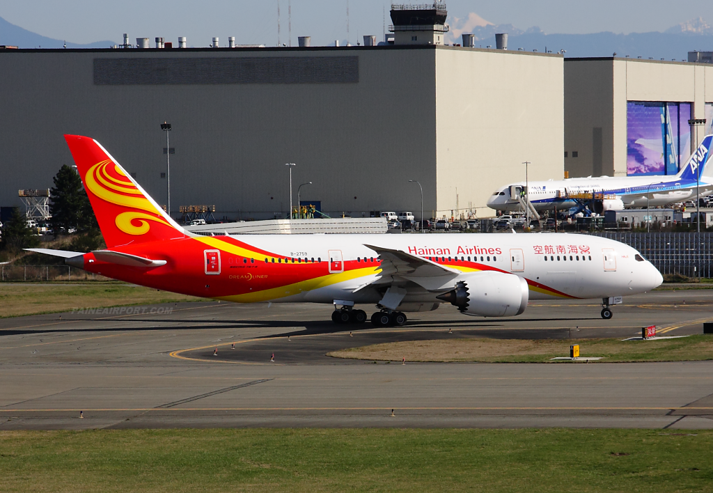 Hainan Airlines 787-8 B-2759 at Paine Field