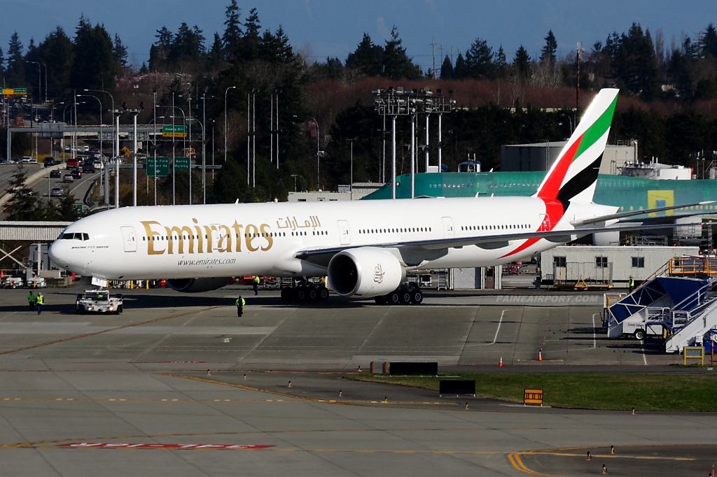 Emirates 777 A6-ENY at Paine Field