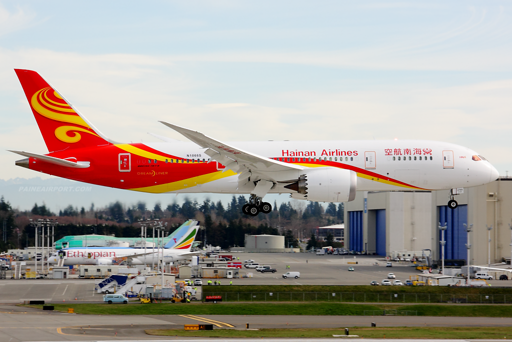 Hainan Airlines 787-8 B-2759 at Paine Field