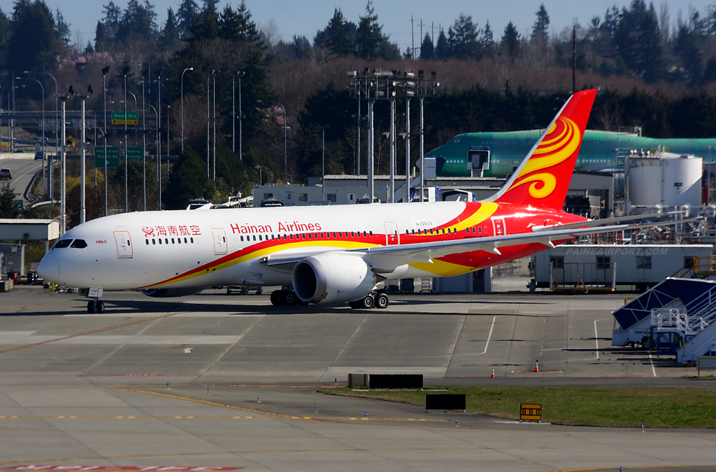 Hainan Airlines 787-8 B-2759 at Paine Field