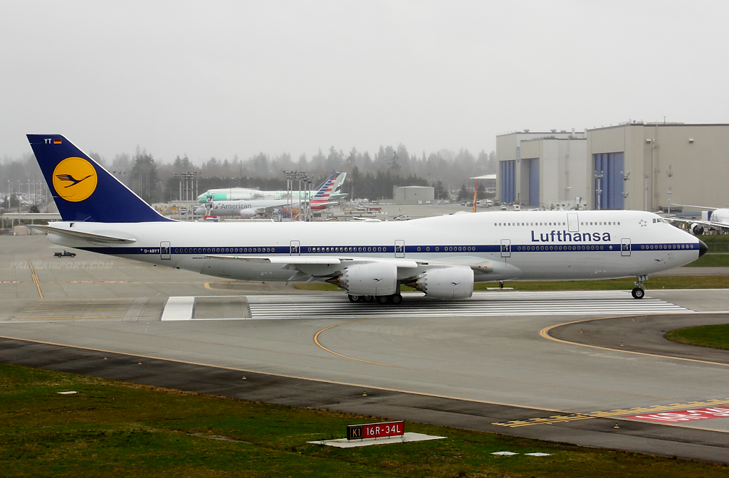 Lufthansa 747-8i D-ABYT at Paine Field