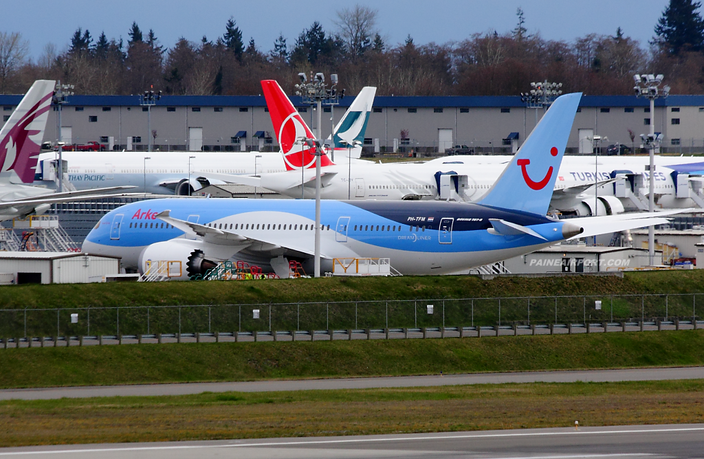 Arke 787-8 PH-TFM at Paine Field