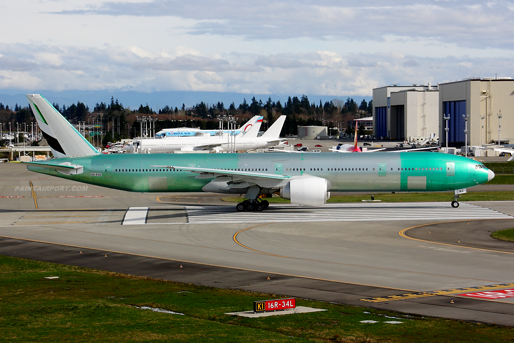 Emirates 777 A6-ENZ at Paine Field