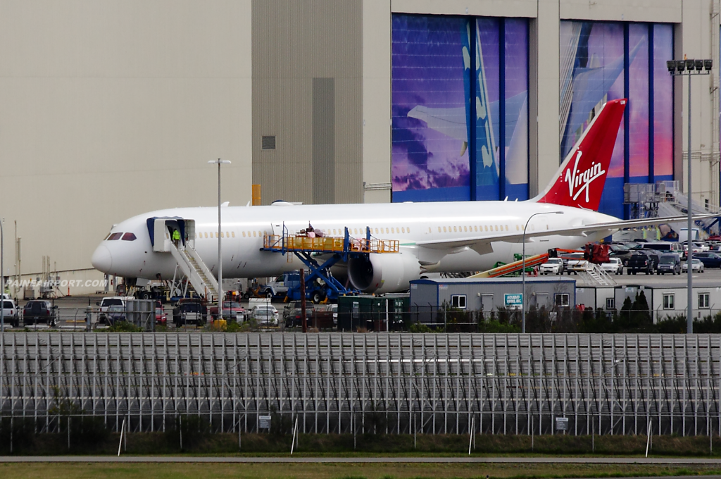 Virgin Atlantic 787-9 at Paine Field