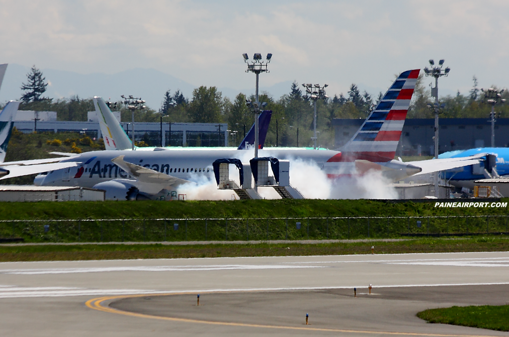 American Airlines 787 N804AN at Paine Field