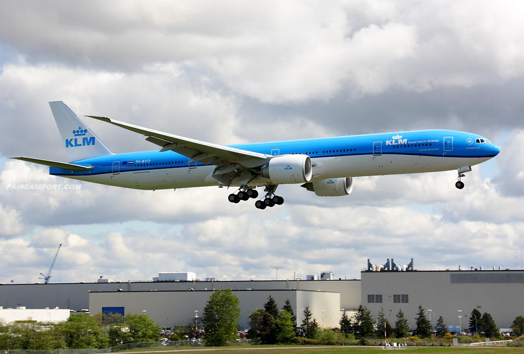 KLM 777 PH-BVO at Paine Field