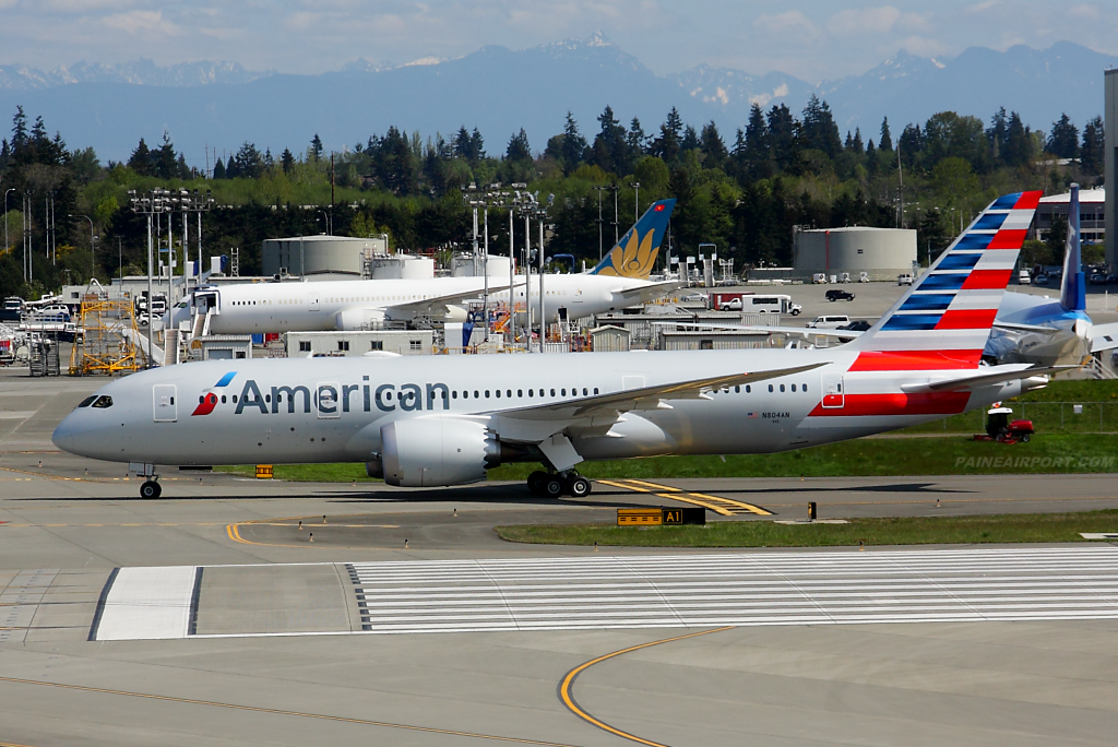 American Airlines 787-8 N804AN at Paine Field