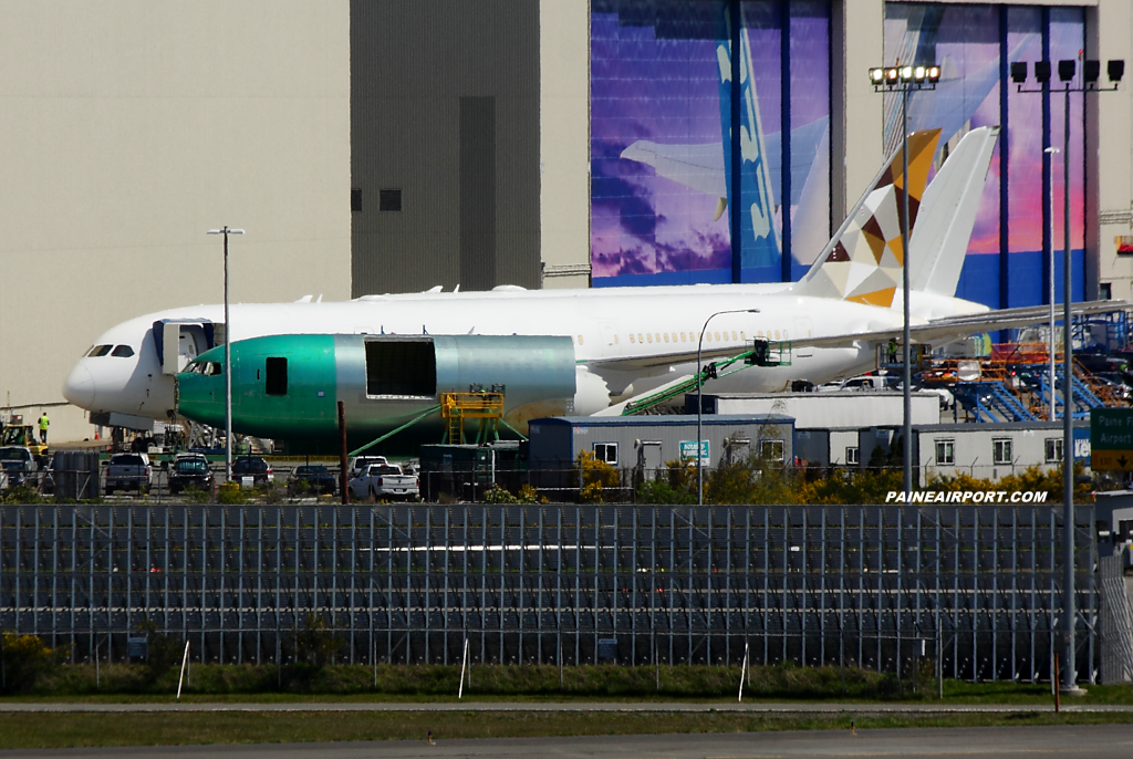 Etihad Airways 787-9 A6-BLD at Paine Field