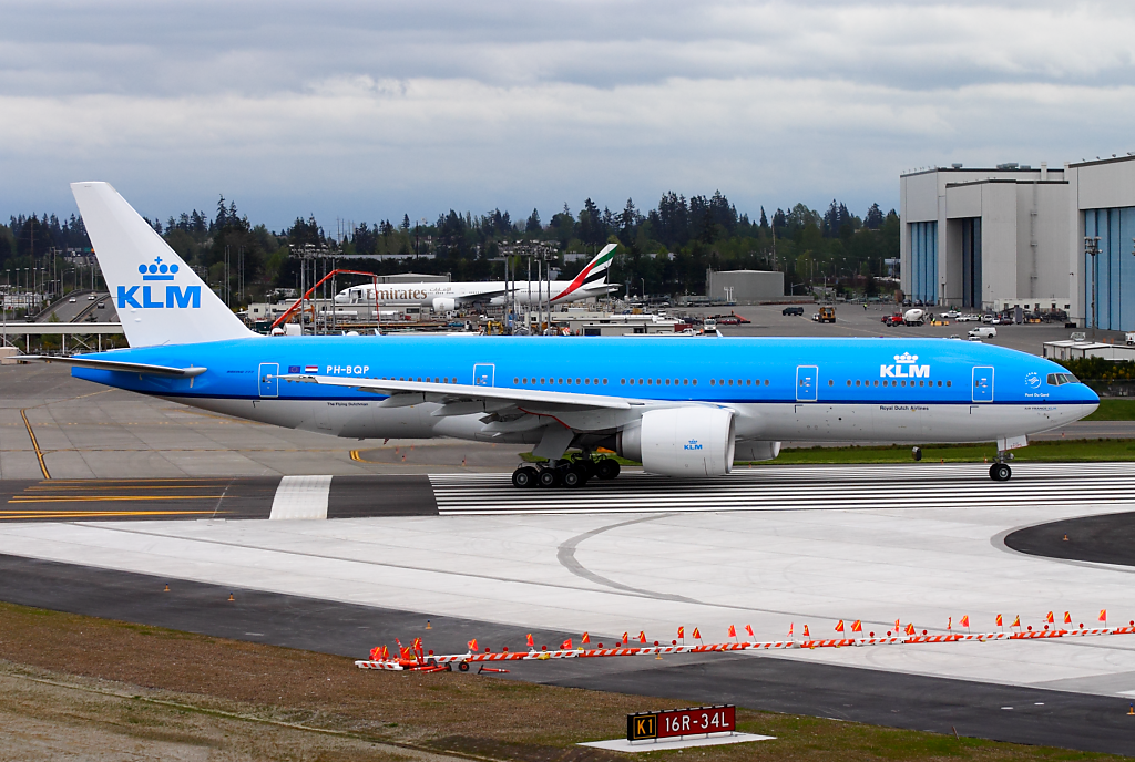 KLM 777 PH-BQP at Paine Airport