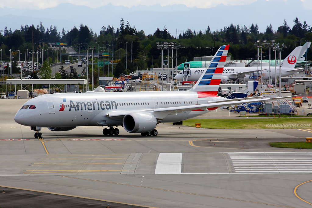 American Airlines 787-8 N803AL at Paine Airport