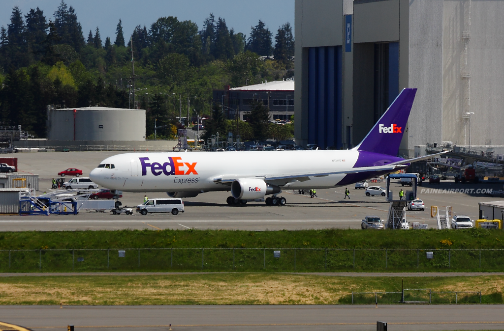 FedEx 767 N121FE at Paine Airport