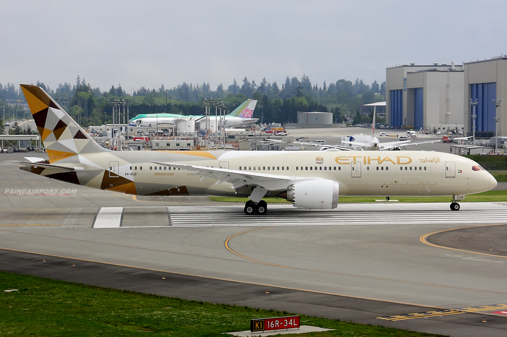 Etihad Airways 787-9 A6-BLD at Paine Airport