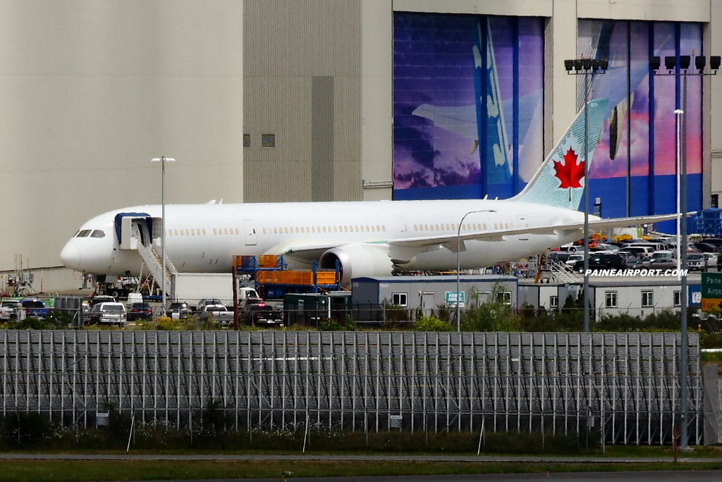 Air Canada 787-9 at Paine Airport