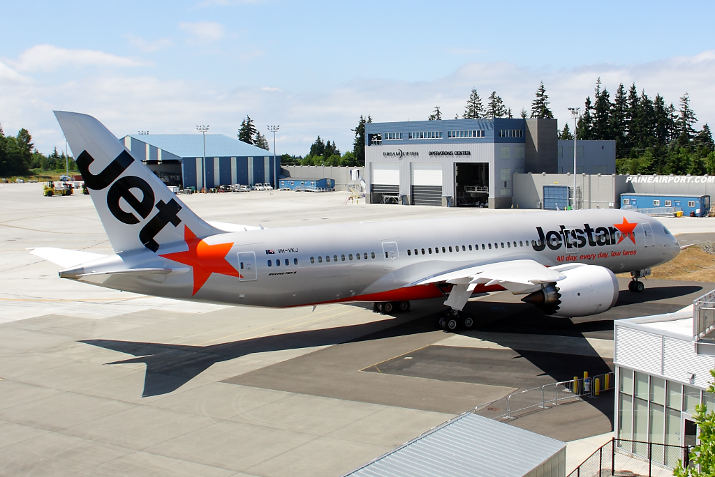 Jetstar Airways 787-8 VH-VKJ at Paine Airport