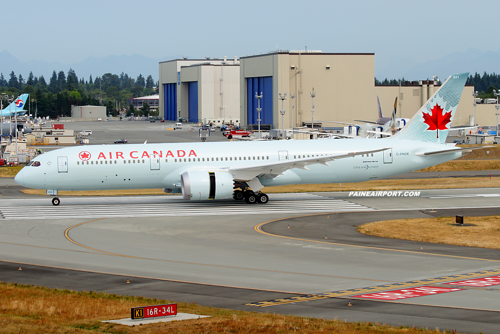 Air Canada 787-9 C-FNOE at Paine Airport