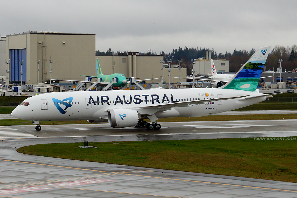 Air Austral 787-8 F-OLRC at Paine Airport