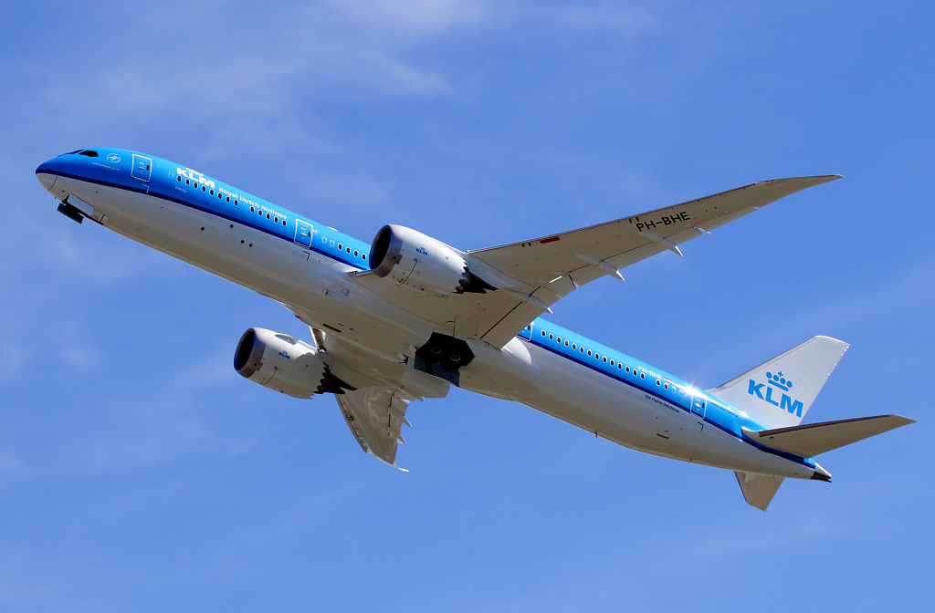 KLM 777 PH-BHE at Paine Airport