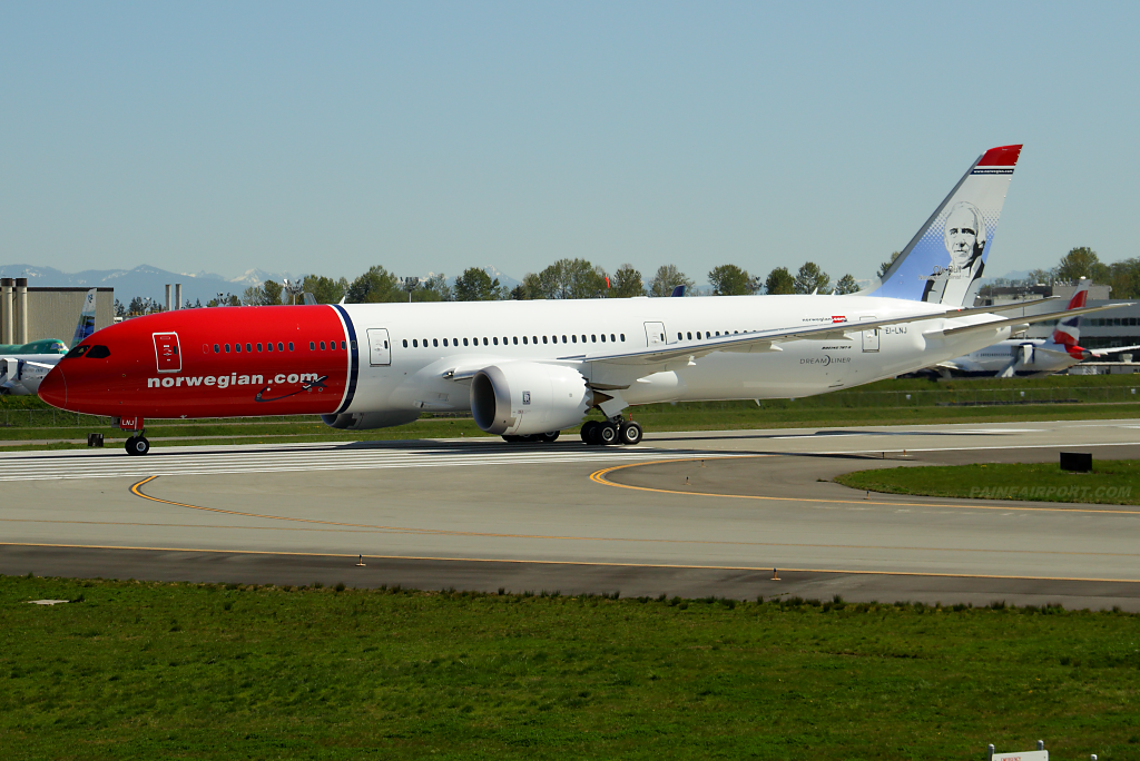 Norwegian 787-9 EI-LNJ at Paine Airport