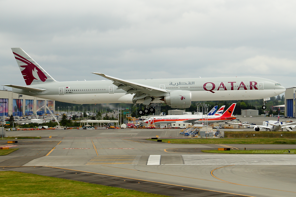 Qatar Airways 777 A7-BEJ at Paine Airport