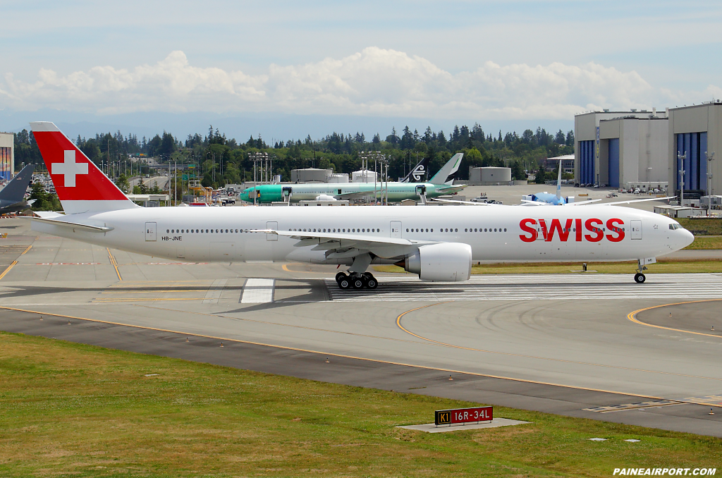 Swiss 777 HB-JNE at Paine Airport