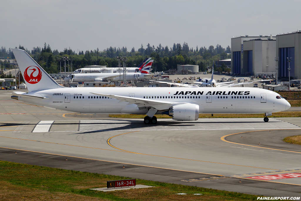 Japan Airlines 787-9 JA865J at Paine Airport