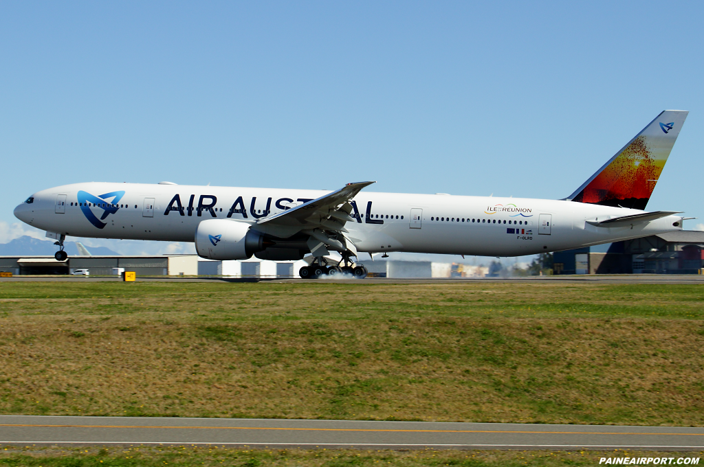 Air Austral 777 F-OLRD at Paine Airport