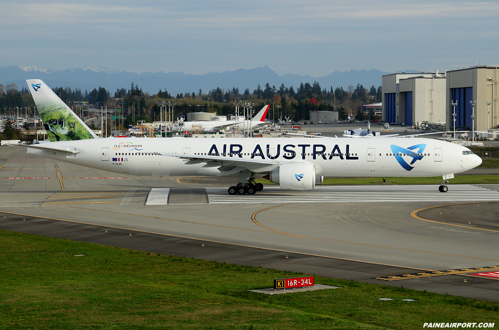 Air Austral 777 F-OLRE at Paine Airport