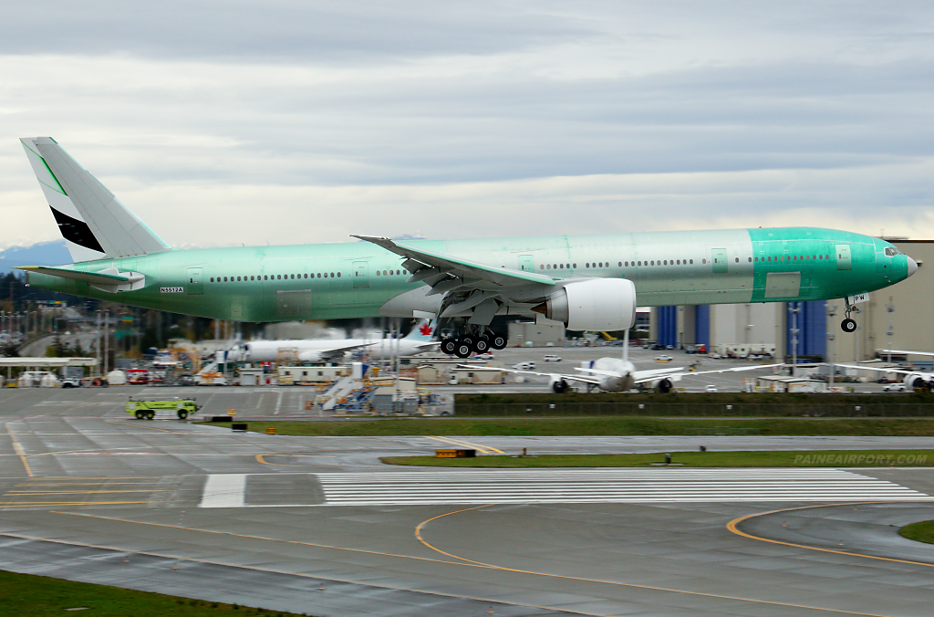 Emirates 777 A6-EPW at Paine Airport