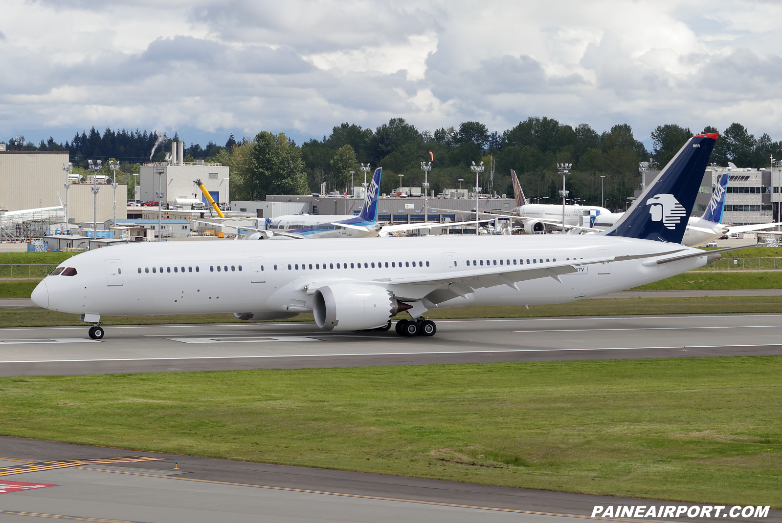 Aeromexico 787-9 XA-RRR at KPAE Paine Field