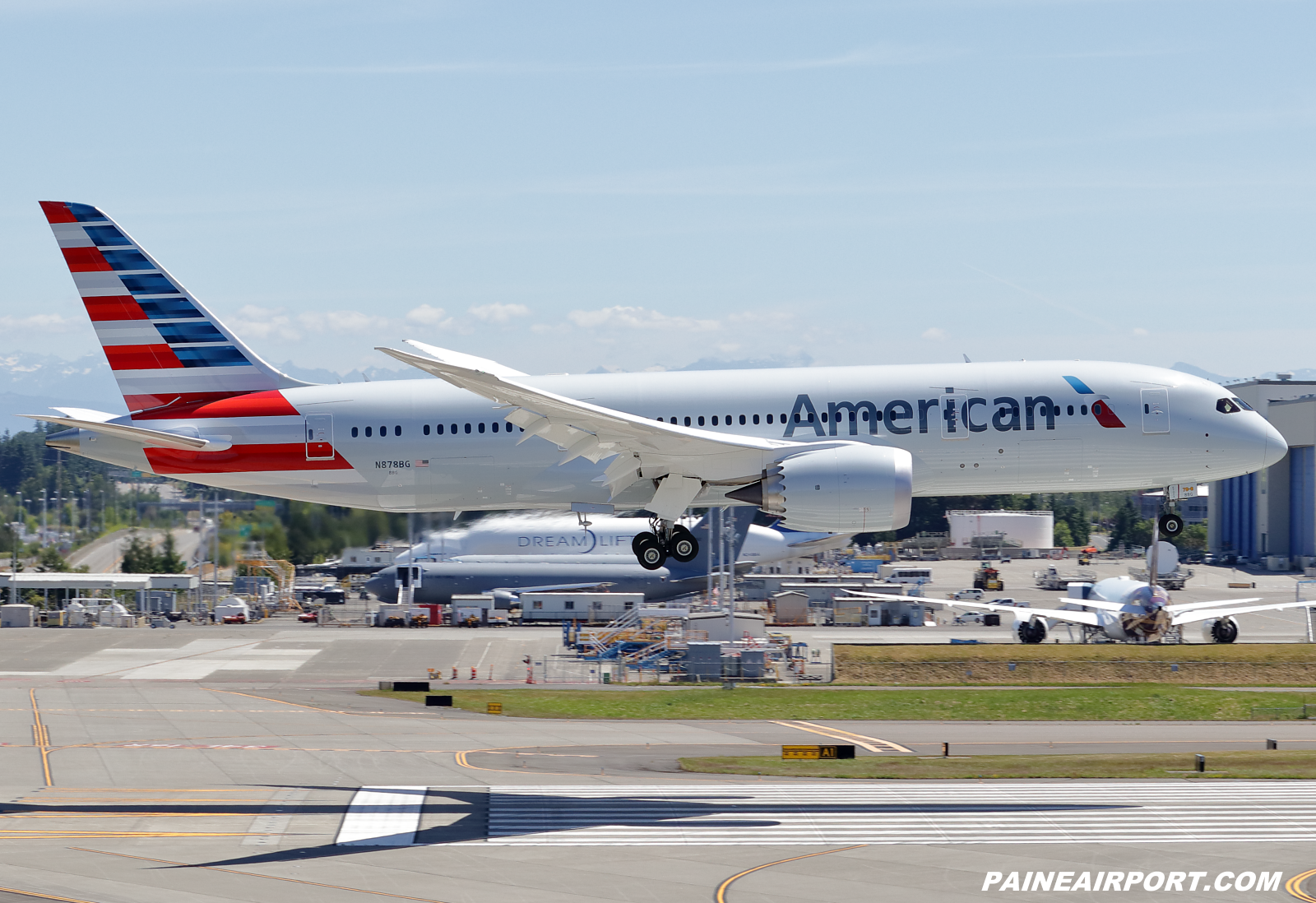 American Airlines 787-8 N878BG at KPAE Paine Field