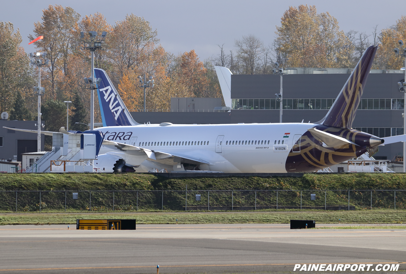 787-9 at KPAE Paine Field 