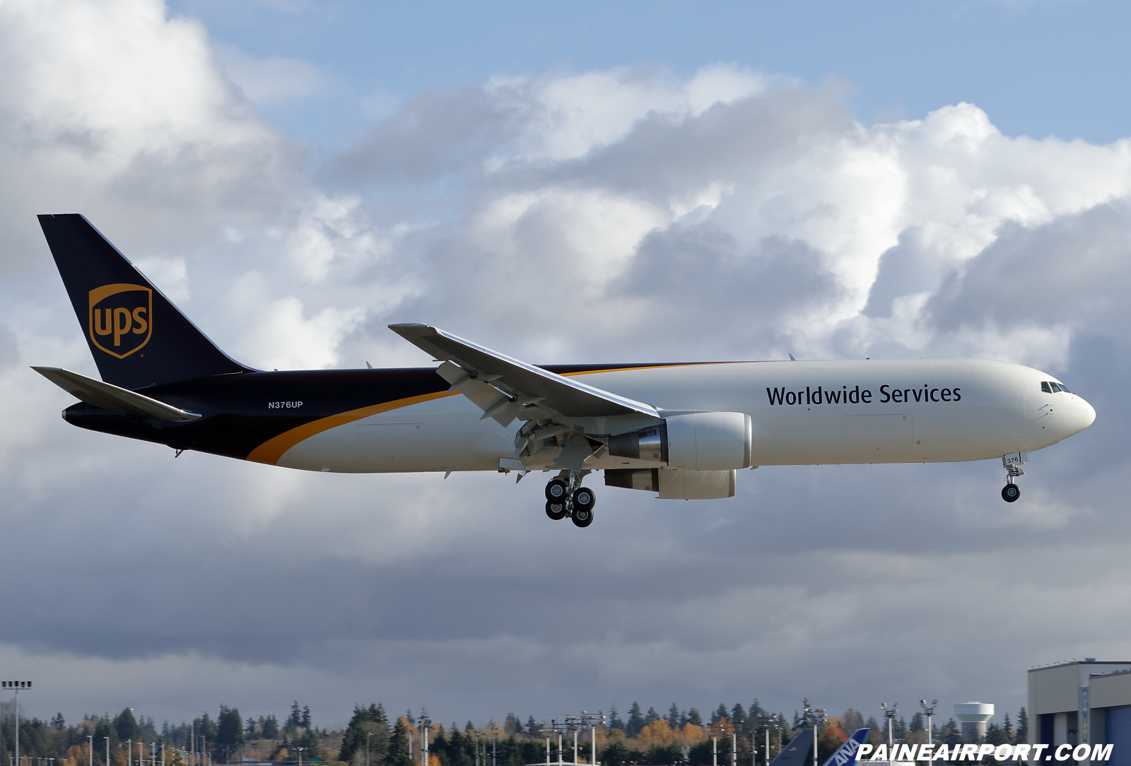 UPS 767 N376UP at KPAE Paine Field