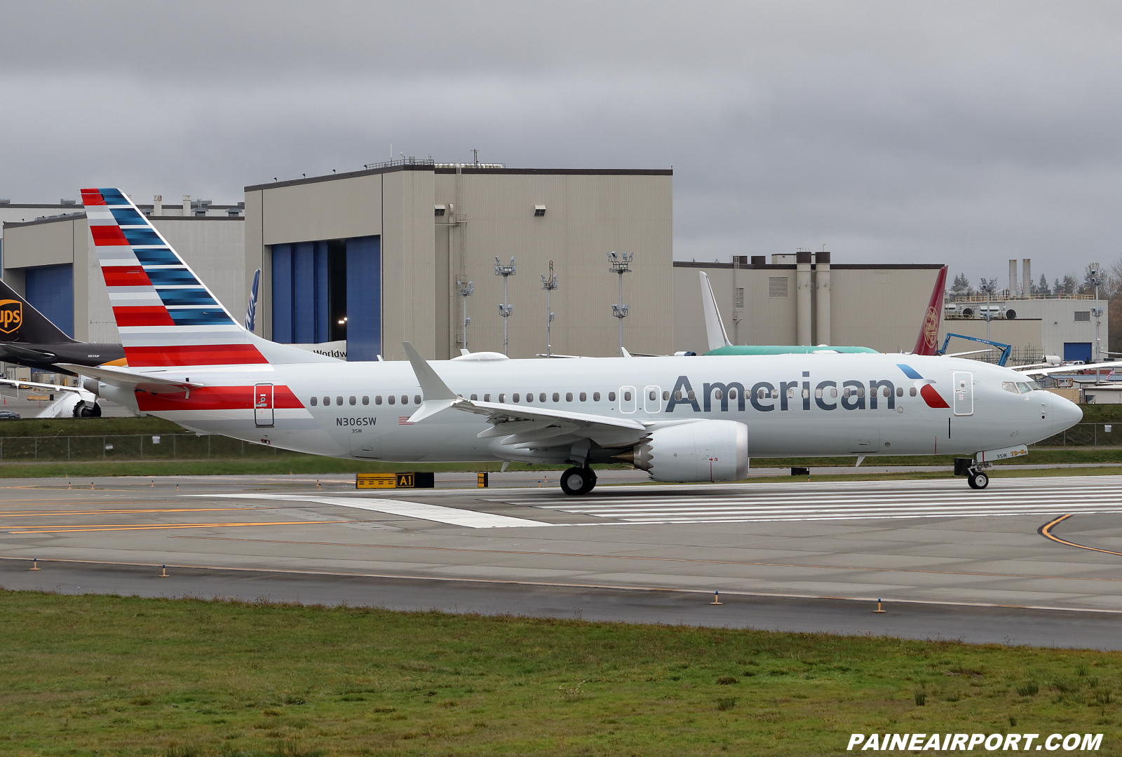 American Airlines 737 N306SW at KPAE Paine Field