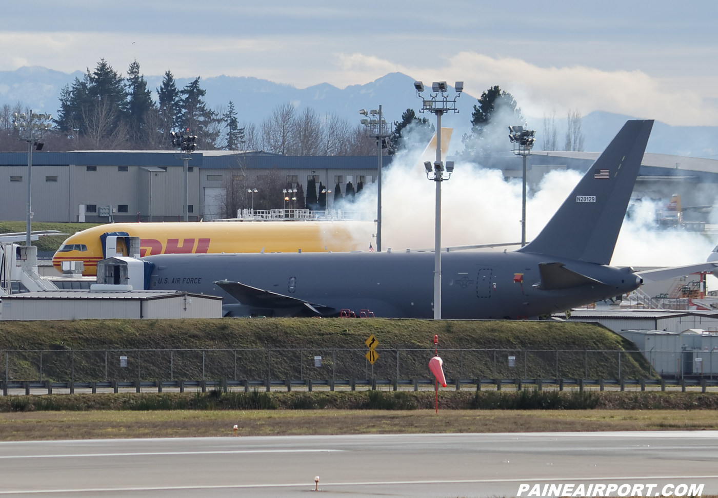 DHL 777F G-DHLY at KPAE Paine Field