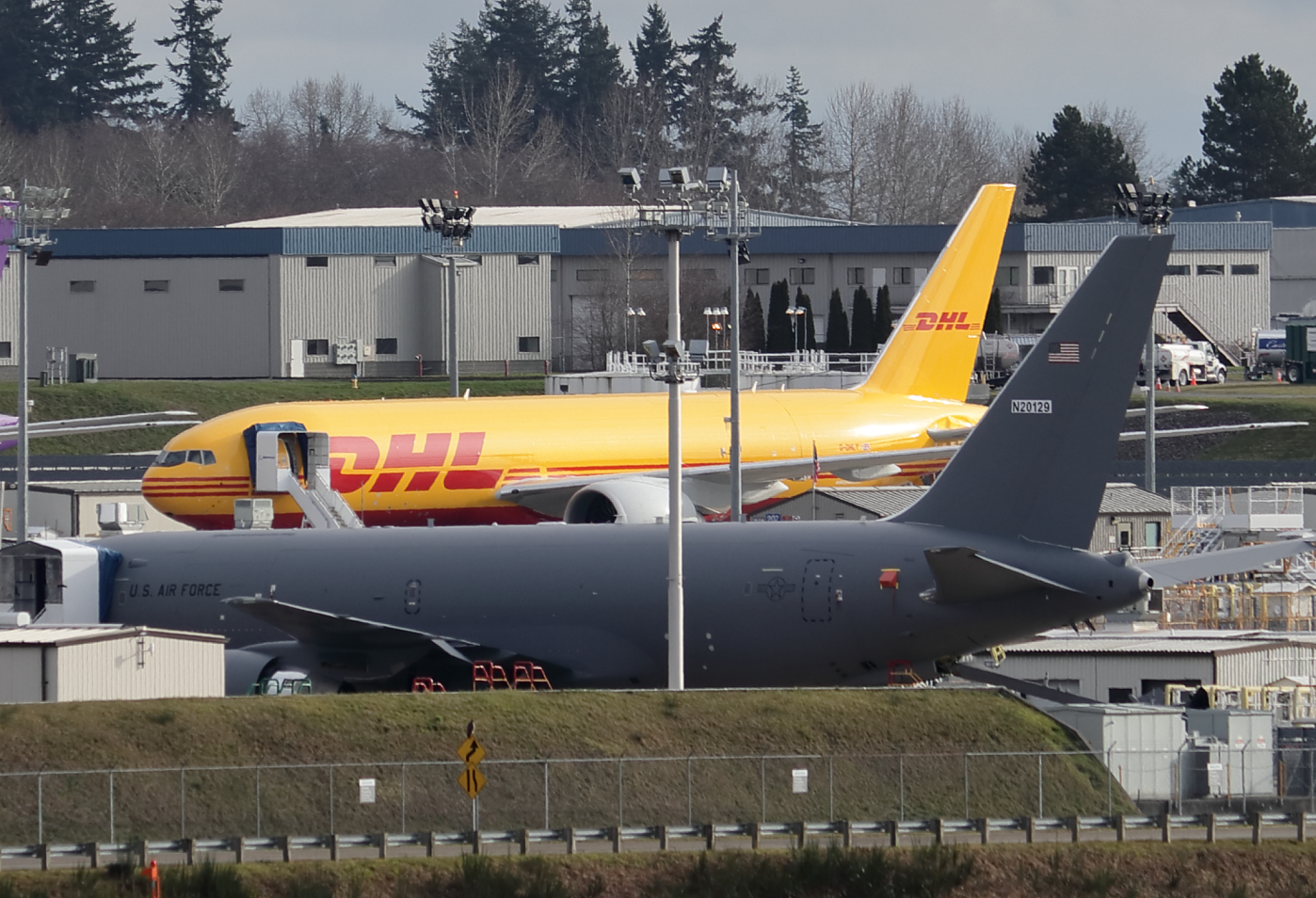 DHL 777F G-DHLY at KPAE Paine Field 