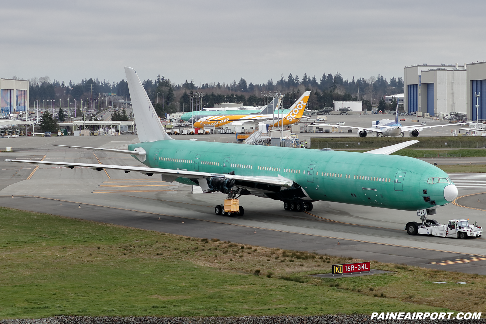 777-9 at KPAE Paine Field