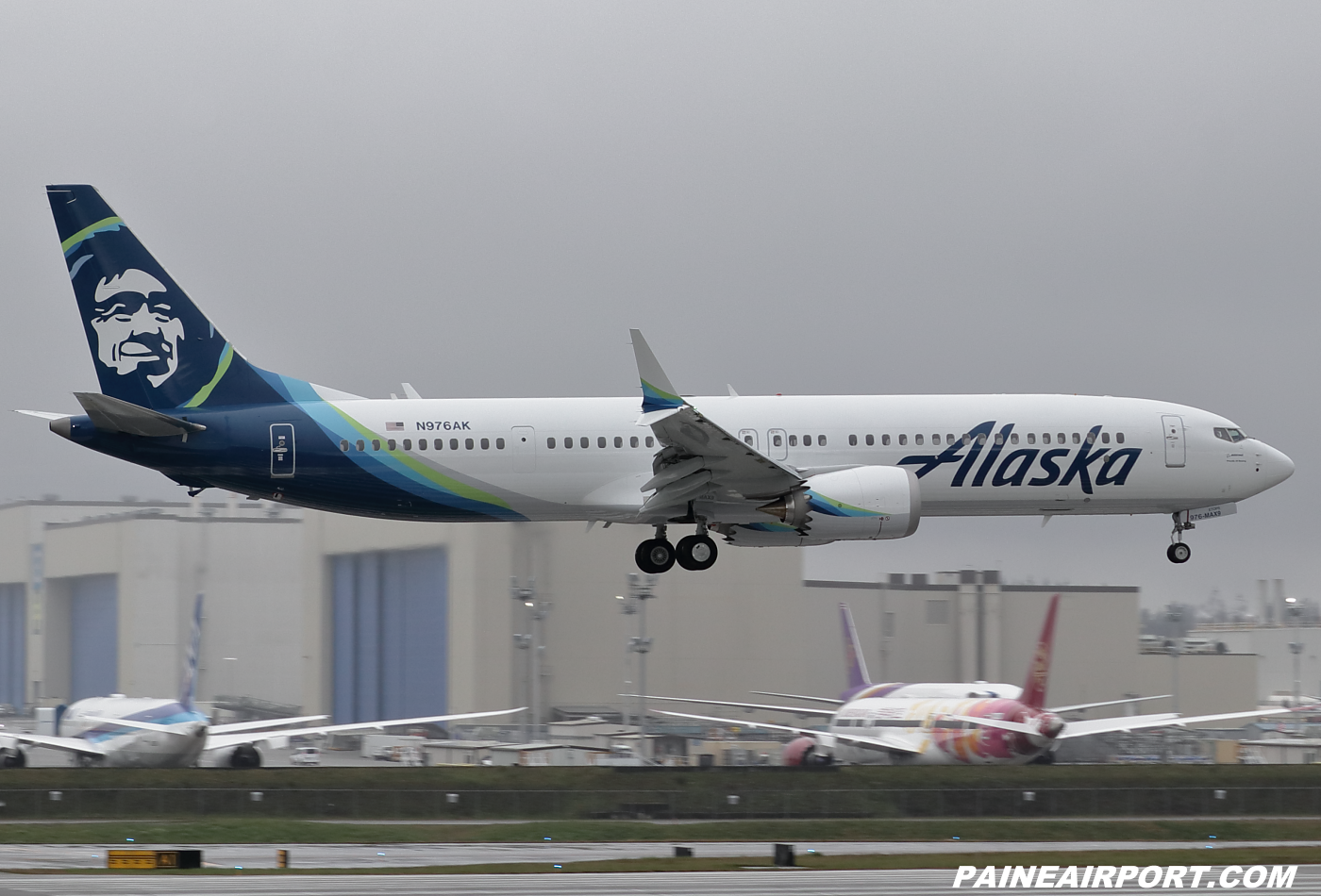 Alaska Airlines 737 N976AK at KPAE Paine Field