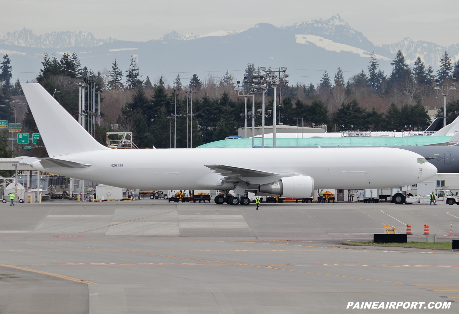 China Longhao Airlines 767 at KPAE Paine Field 