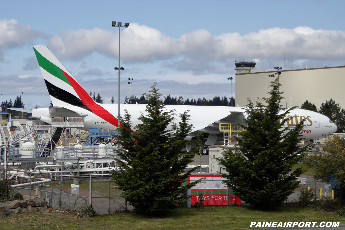 Emirates Sky Cargo 777F A6-EFT at KPAE Paine Field