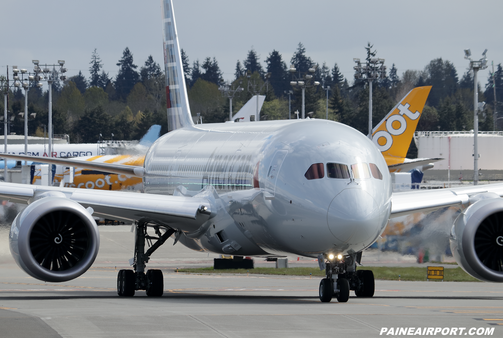 American Airlines 787-8 N876AL at KPAE Paine Field