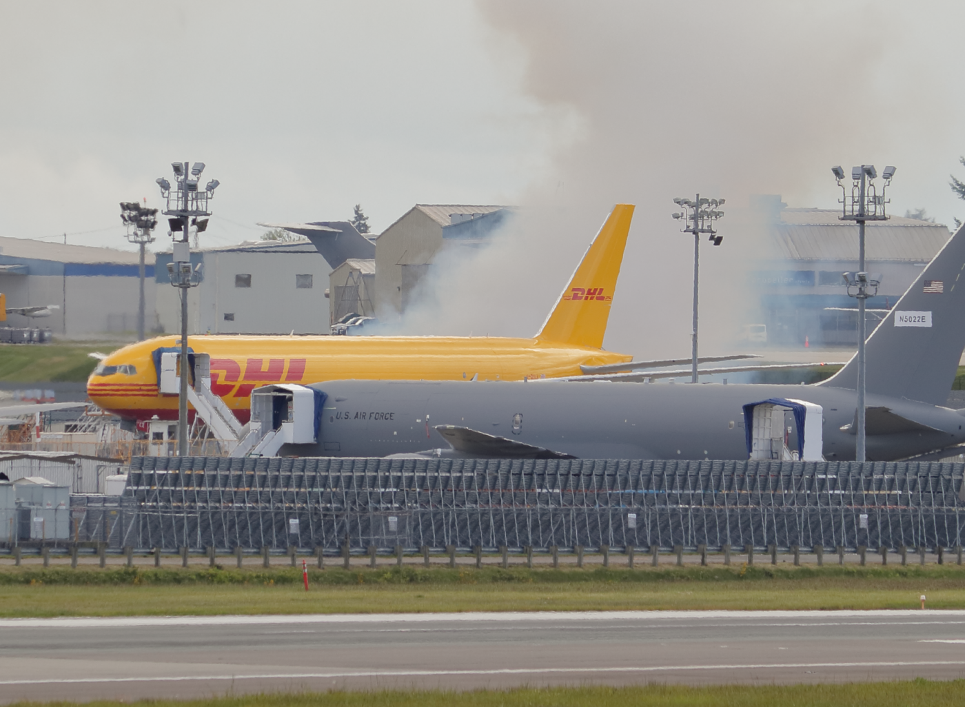 DHL 777F at KPAE Paine Field