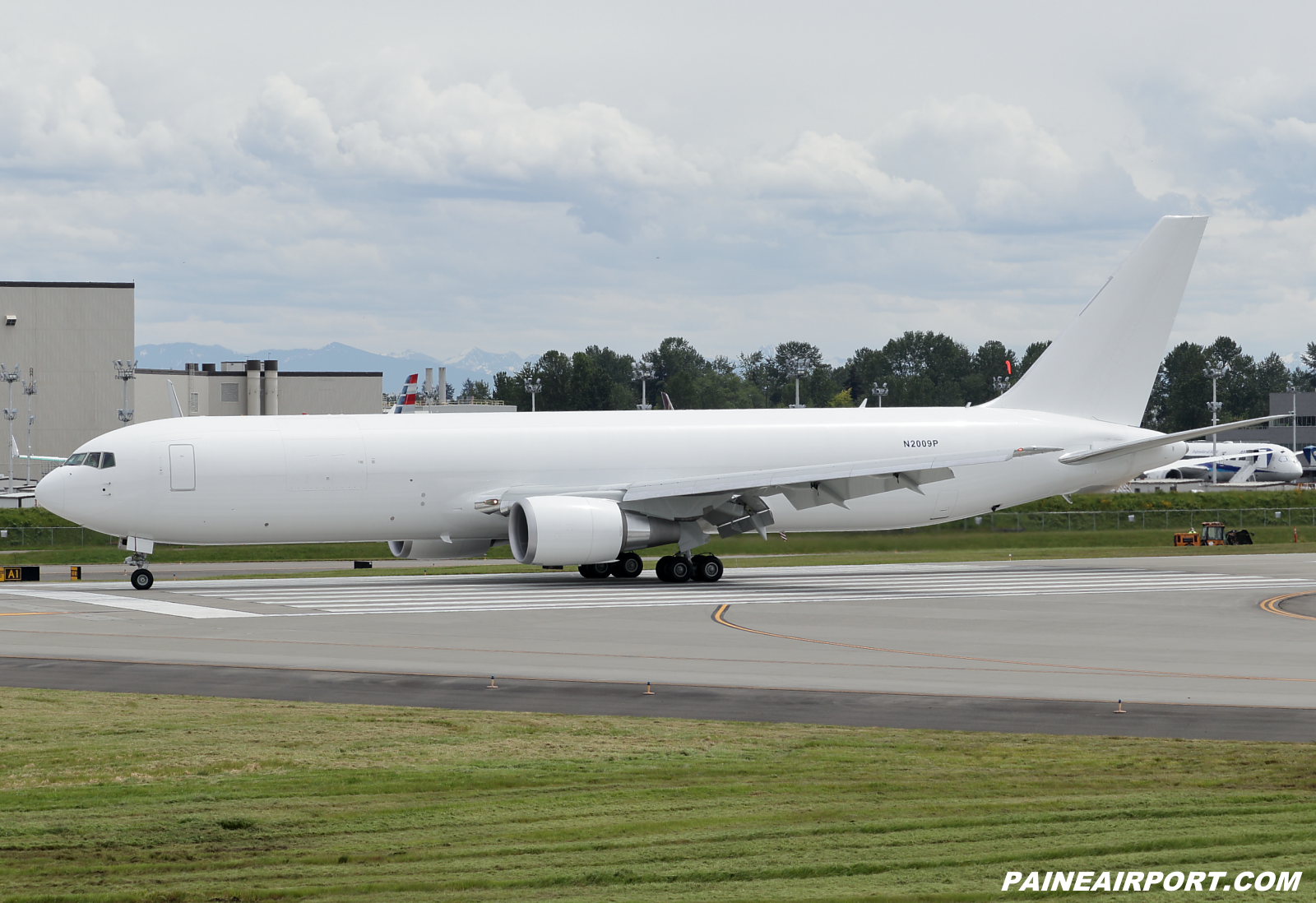 767 at KPAE Paine Field