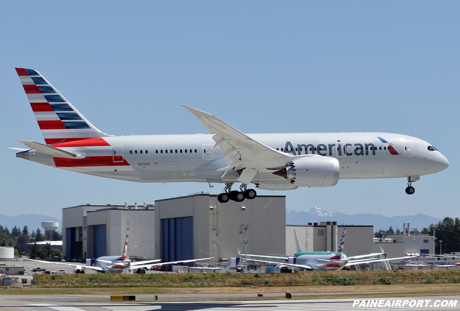 American Airlines 787-8 N876AL at KPAE Paine Field