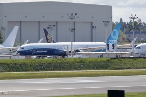 WH002 777-9 N779XX at KPAE Paine Field