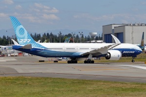 N779XW at KPAE Paine Field