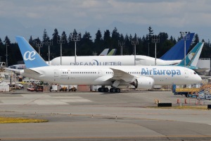 Lufthansa 787-9 at KPAE Paine Field