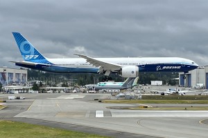 777-9 N779XW at KPAE Paine Field